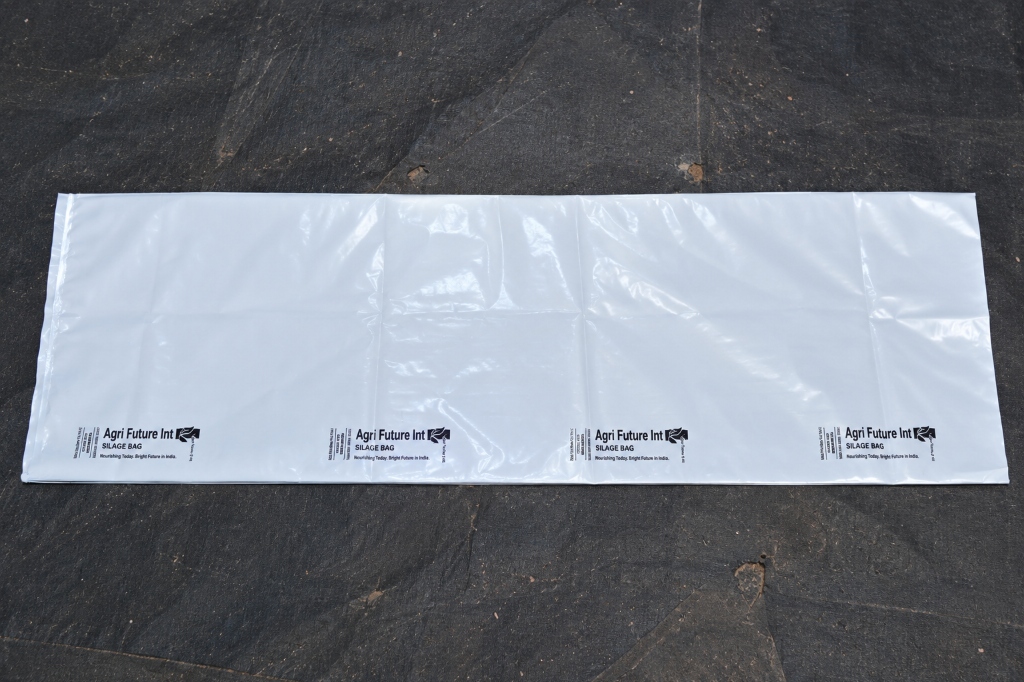 50kg LDPE silage bag for storing and fermenting green fodder - View 3
